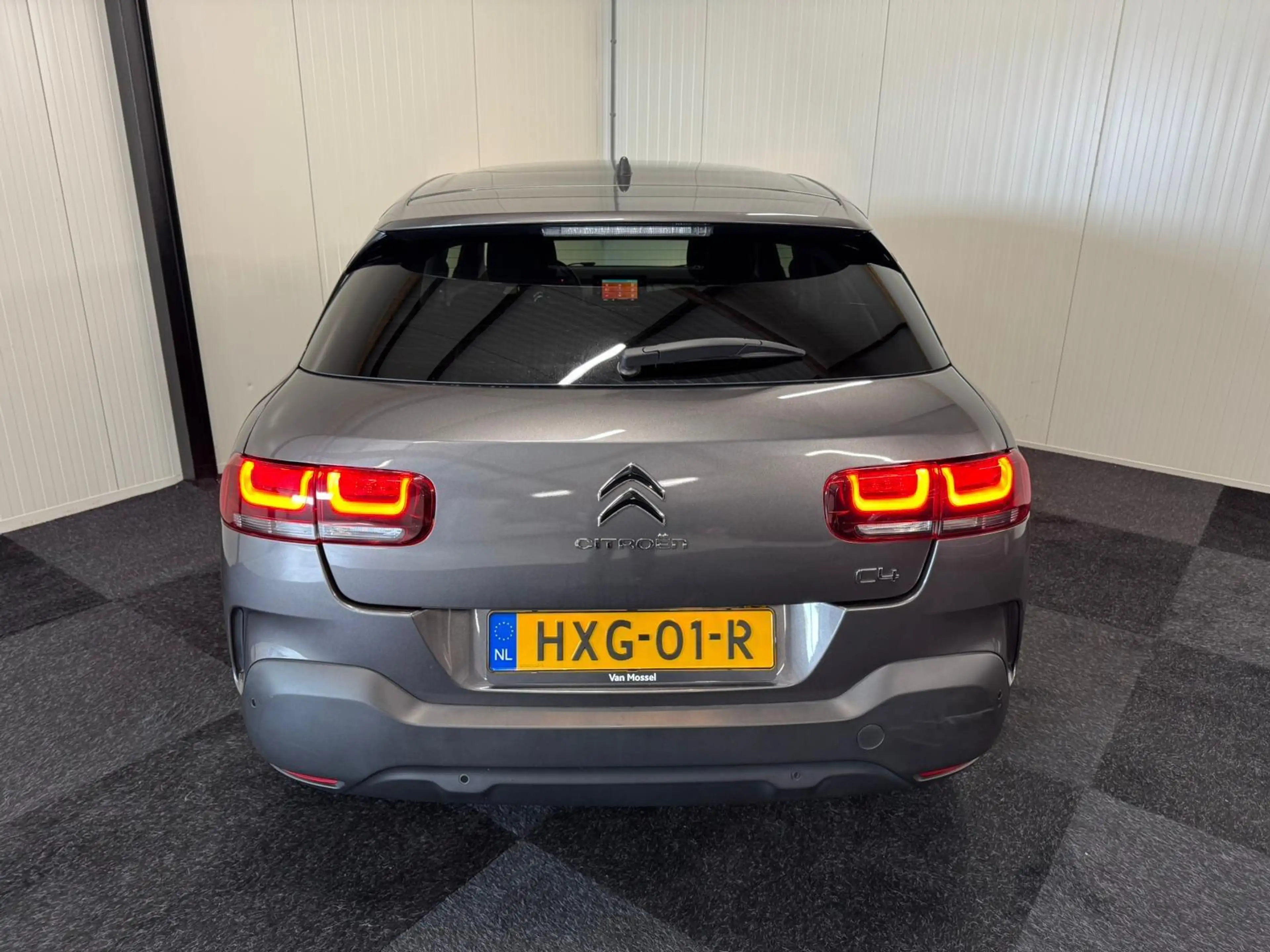 Citroen C4 Cactus 1.2 PureTech 2020 PANO/KEYLESS/DODEH/LANE/FRONT/17 — photo 5