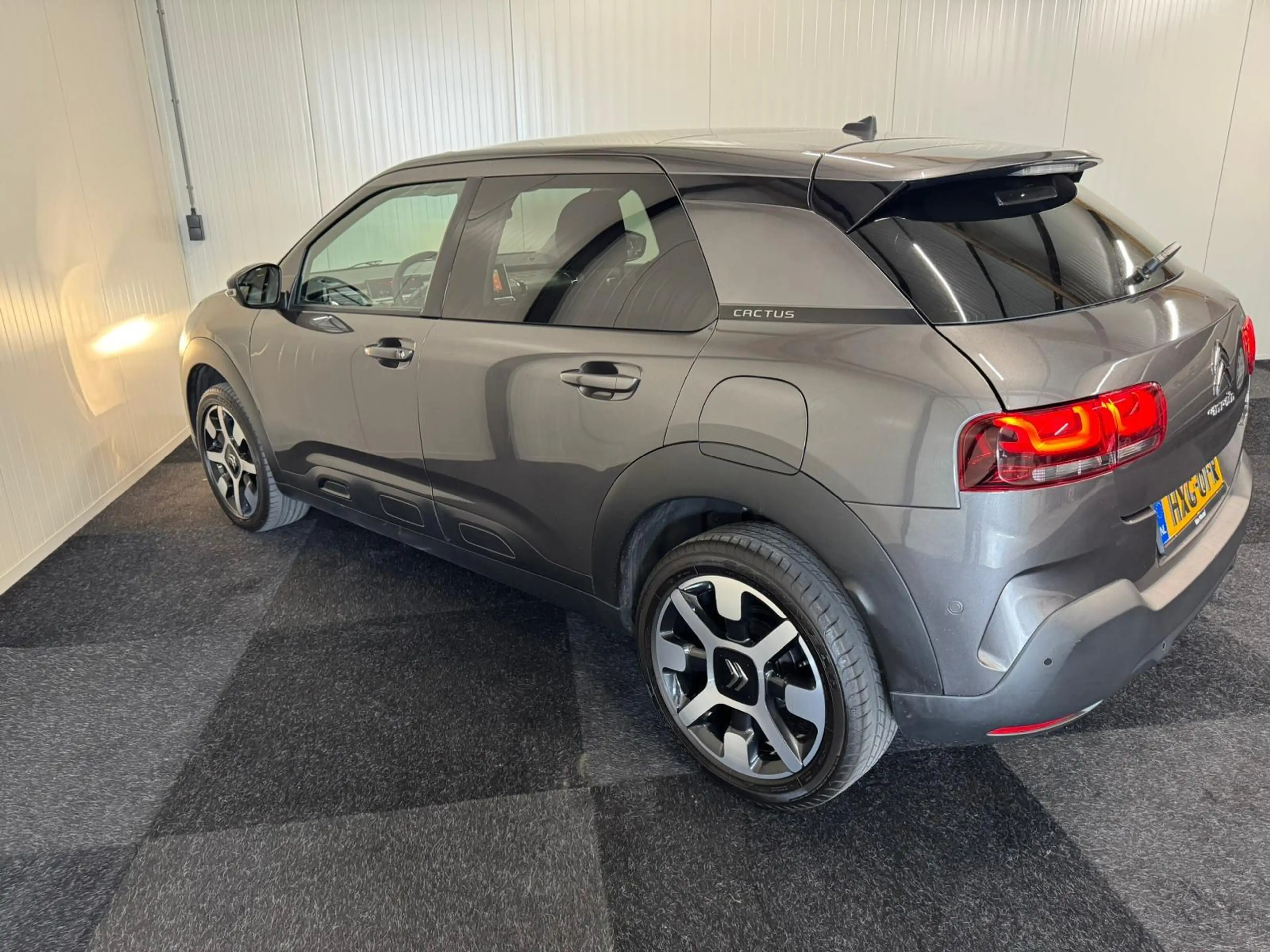 Citroen C4 Cactus 1.2 PureTech 2020 PANO/KEYLESS/DODEH/LANE/FRONT/17 — photo 4