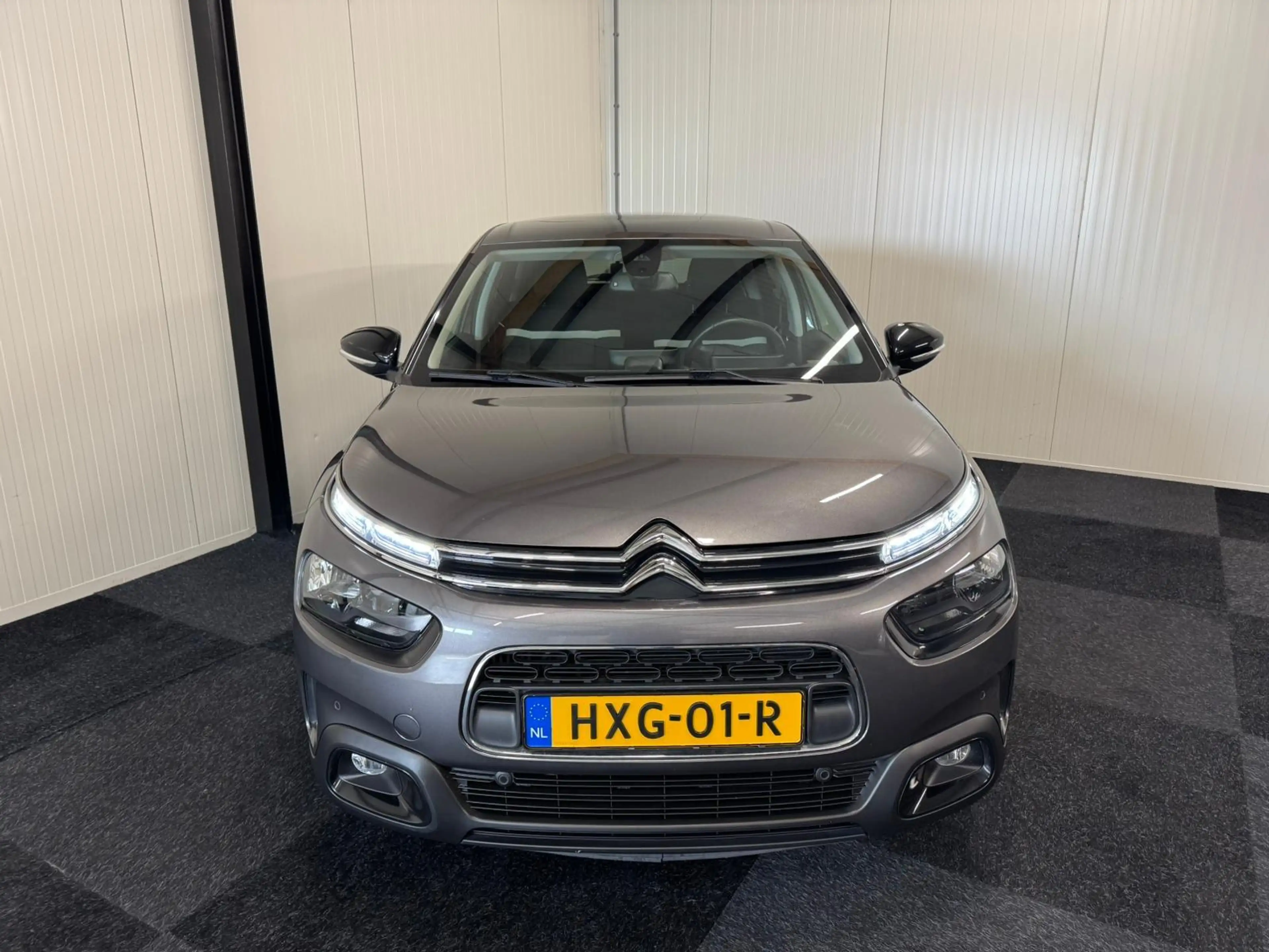 Citroen C4 Cactus 1.2 PureTech 2020 PANO/KEYLESS/DODEH/LANE/FRONT/17 — photo 9