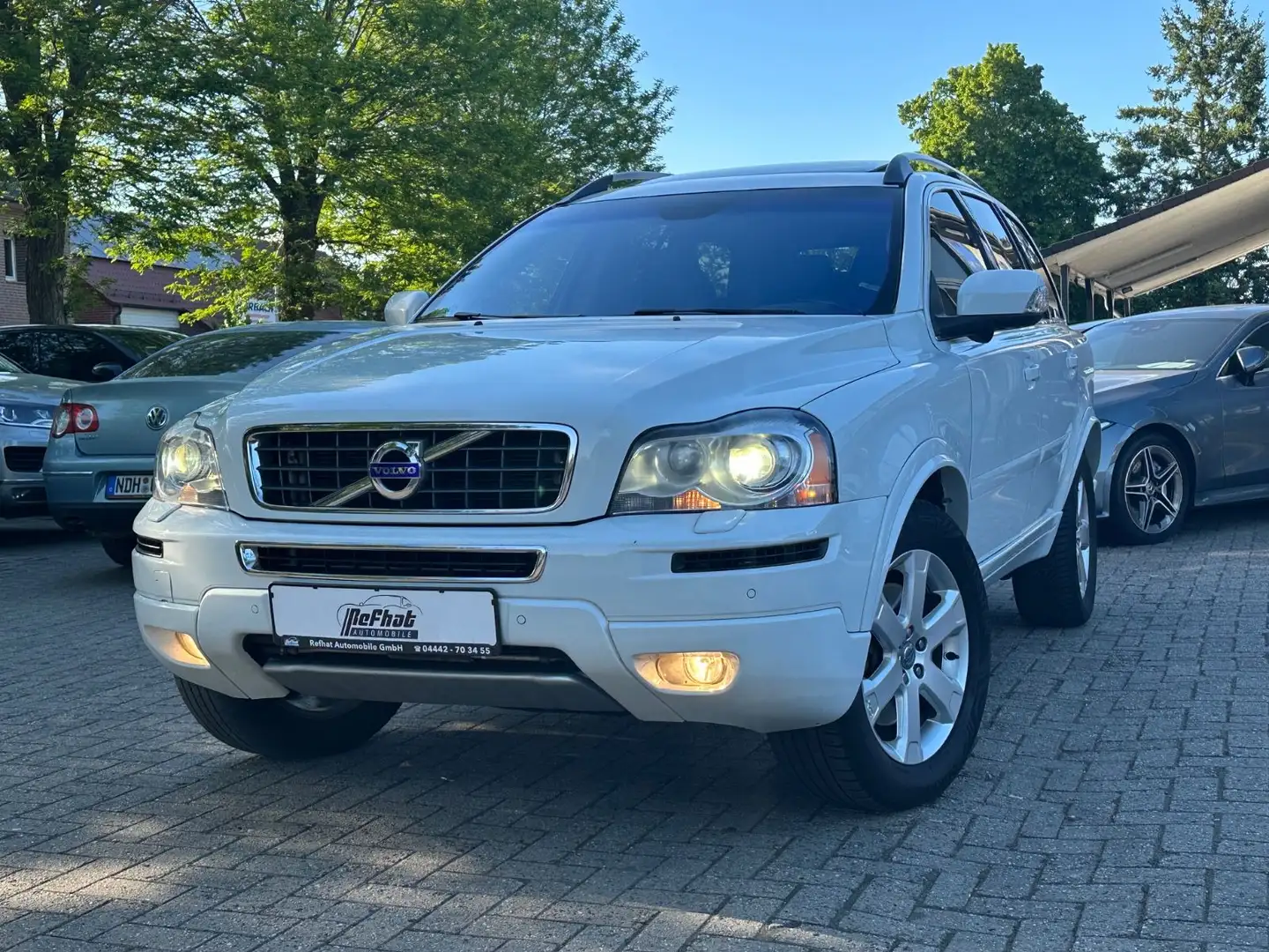 Volvo XC90 D5 Momentum Geartronic 7-Sitzer Blanc - 1
