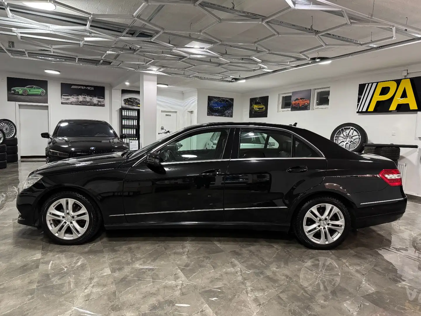 Mercedes-Benz E 220 CDI Avantgarde Automatik Xenon Tempomat Noir - 2