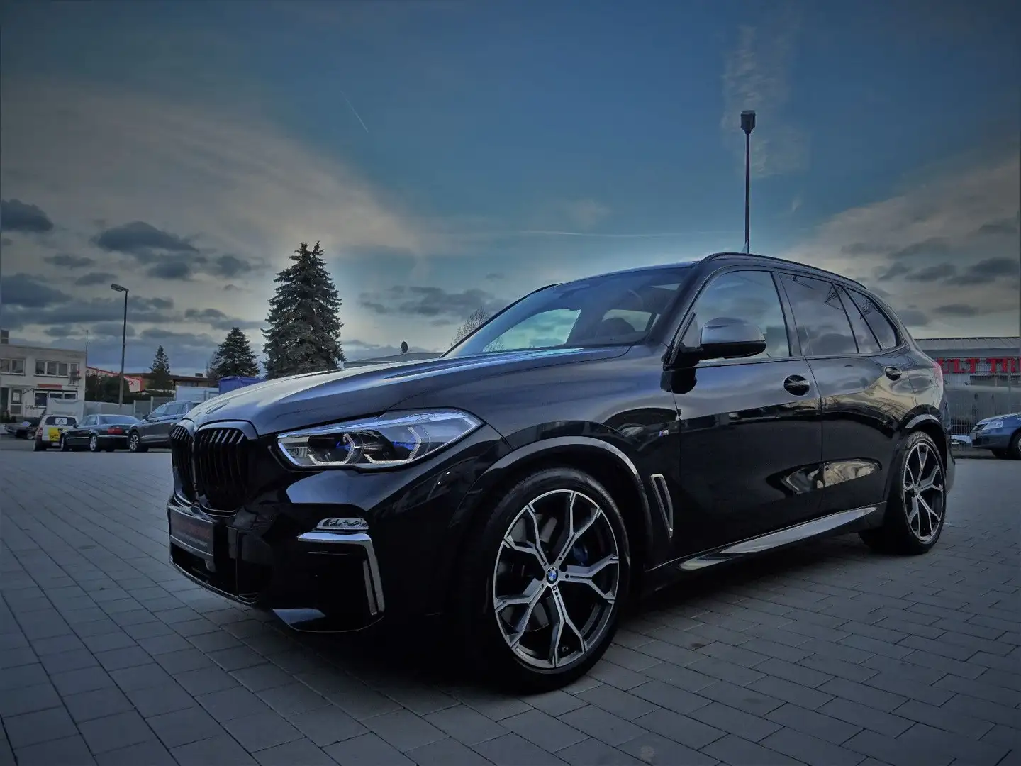 BMW X5 M50d JET BLACK ACC PANO HUD AHK MASSAGE SOFTCL Schwarz - 2