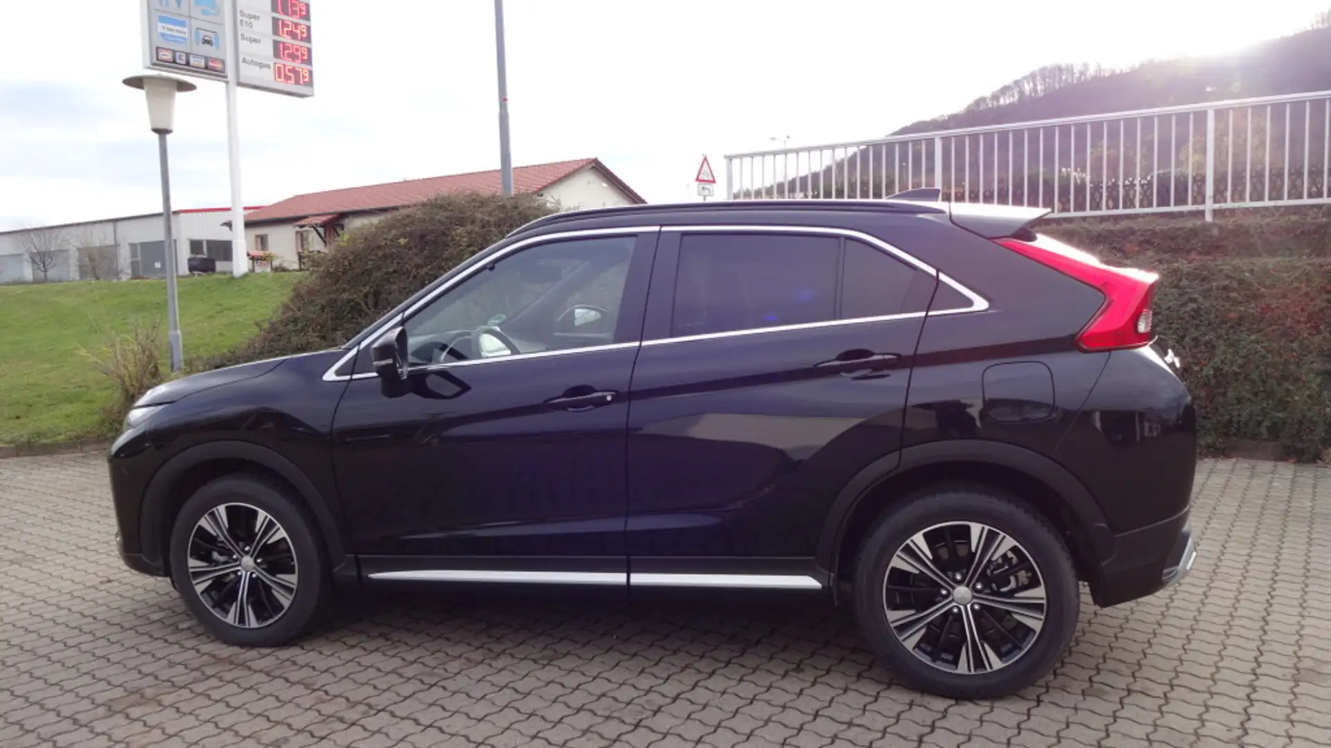 Mitsubishi Eclipse Cross Spirit+ 4WD CVT Standheizung Schwarz - 2