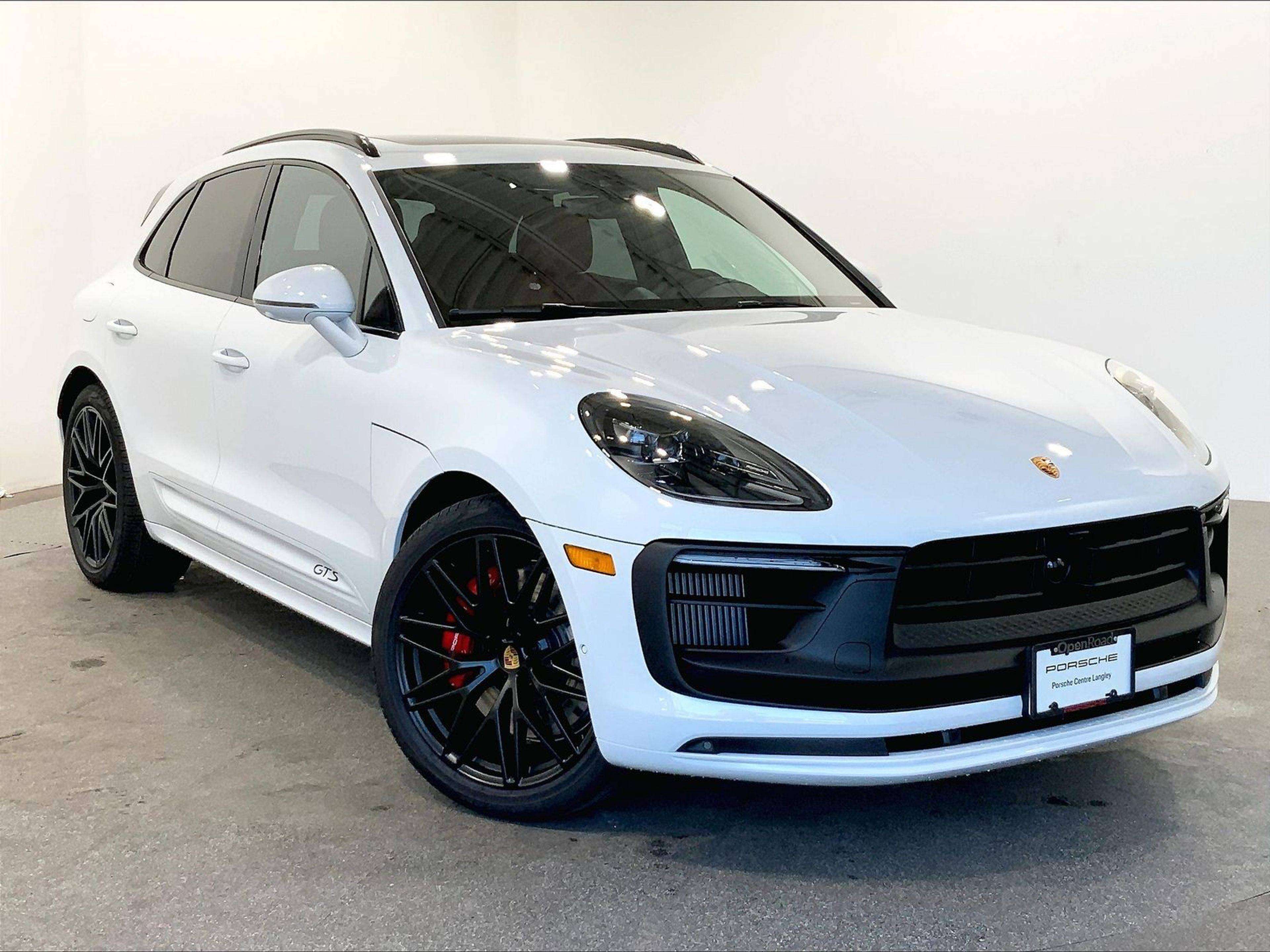 2026 Porsche Macan — photo 1