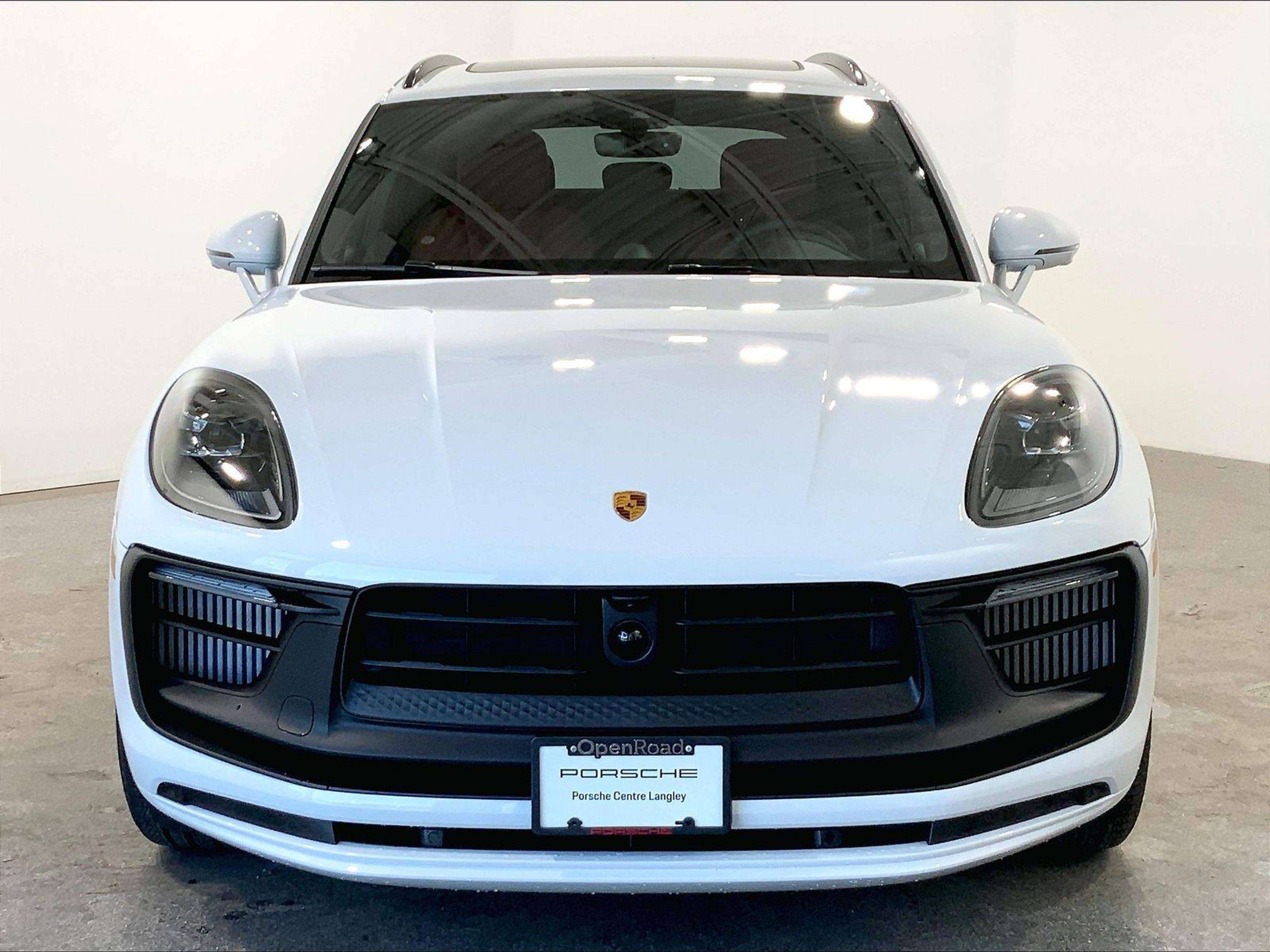 2026 Porsche Macan — photo 1