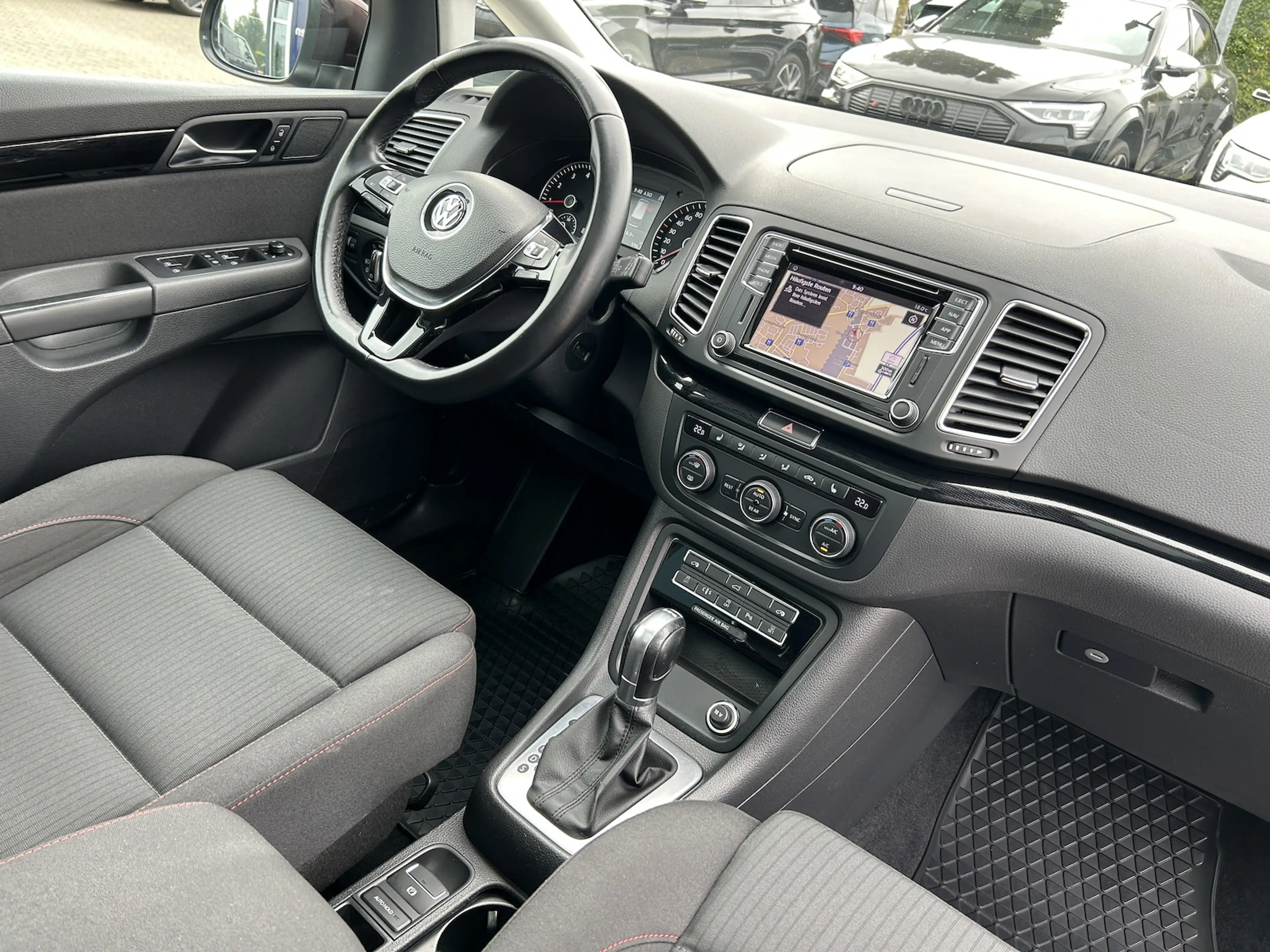 Volkswagen Sharan Sound 2.0 TSI DSG*Pano*AHK*ACC* — photo 9