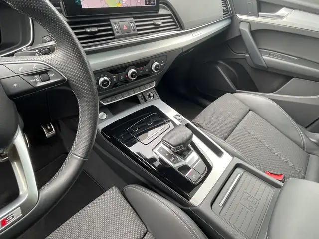 Audi Q5 view 15
