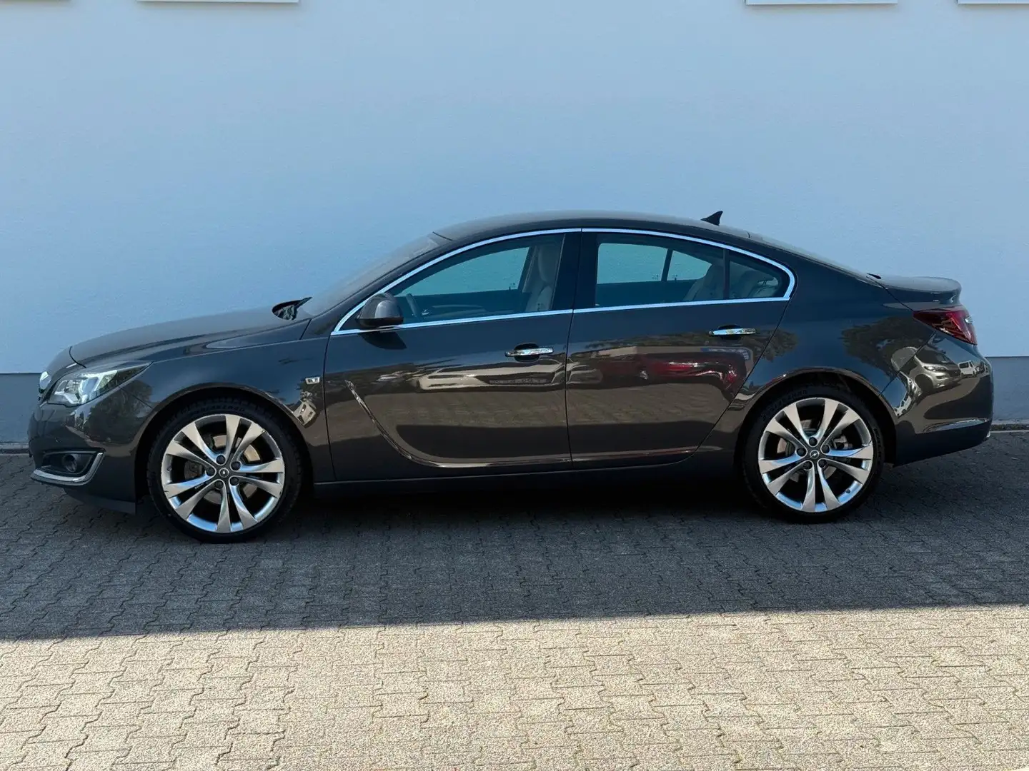 Opel Insignia A Lim. Innovation Allrad, Navi, Leder Grau - 1