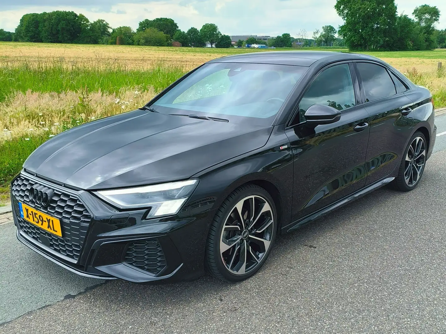 Audi A3 A3 35 TFSI edition one Zwart - 2