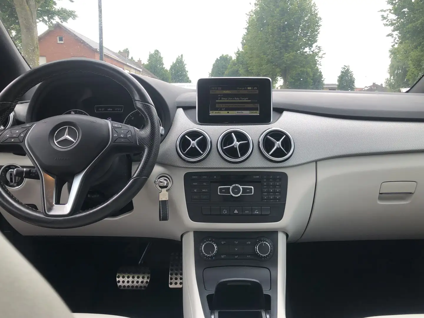 Mercedes-Benz B 180 (BlueEFFICIENCY) 7G-DCT Blauw - 2