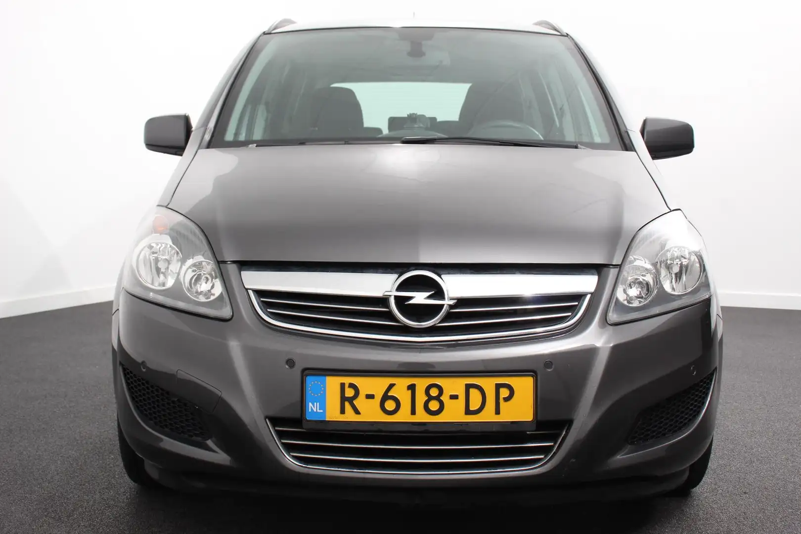 Opel Zafira Tourer 1.4i | Airco | Cruise Control | Parkeersensoren | Grijs - 2
