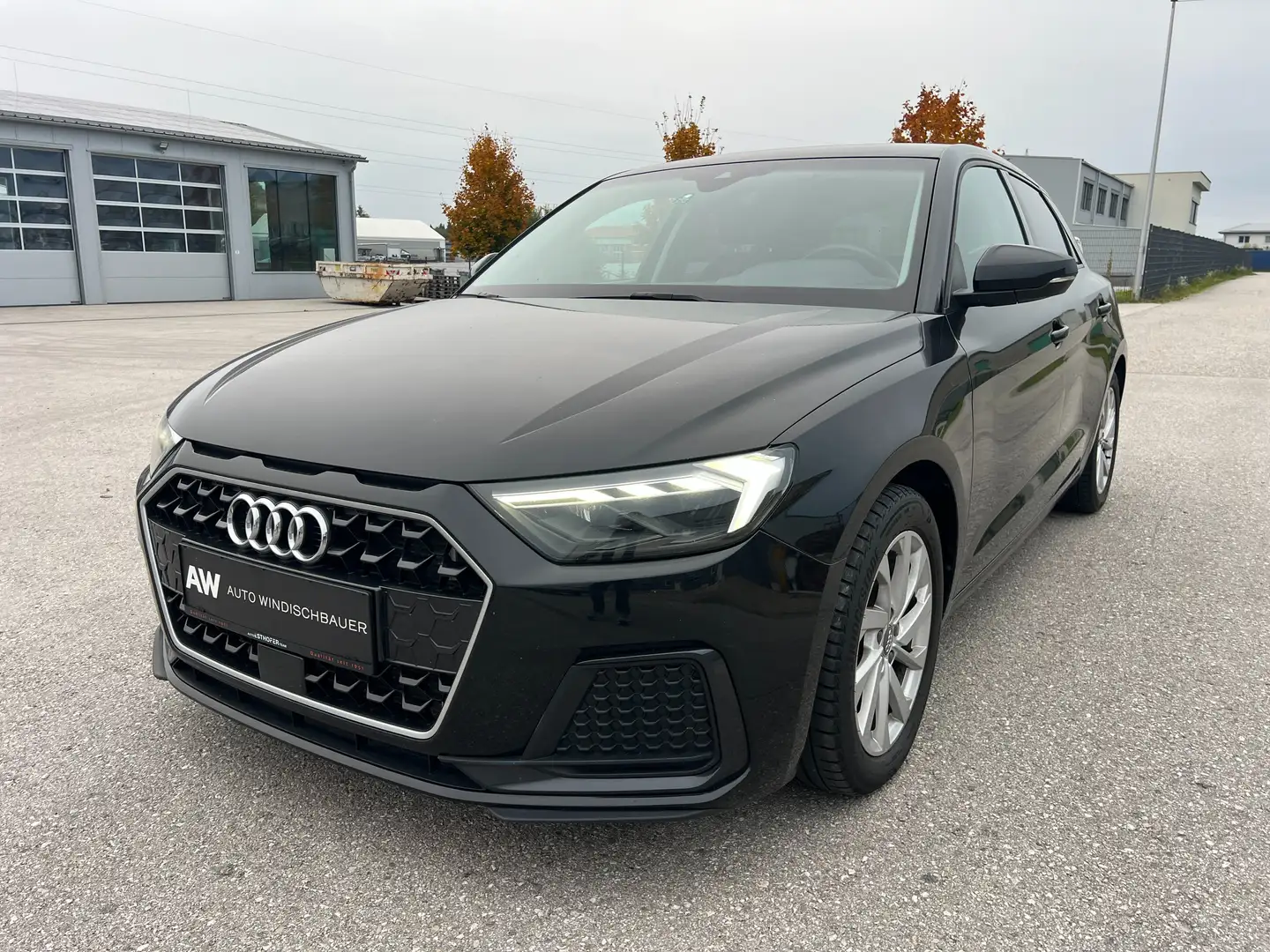 Audi A1 30 TFSI advanced *LED Scheinwerfer*Tempomat*SHZ* Schwarz - 1