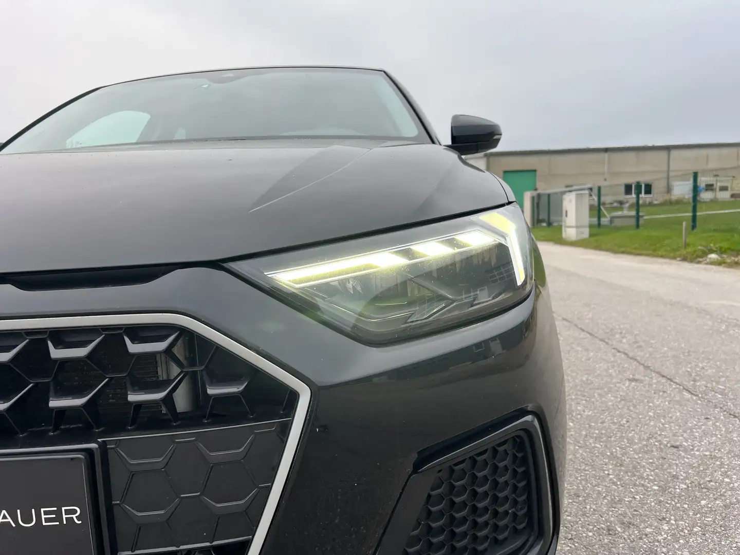 Audi A1 30 TFSI advanced *LED Scheinwerfer*Tempomat*SHZ* Schwarz - 2