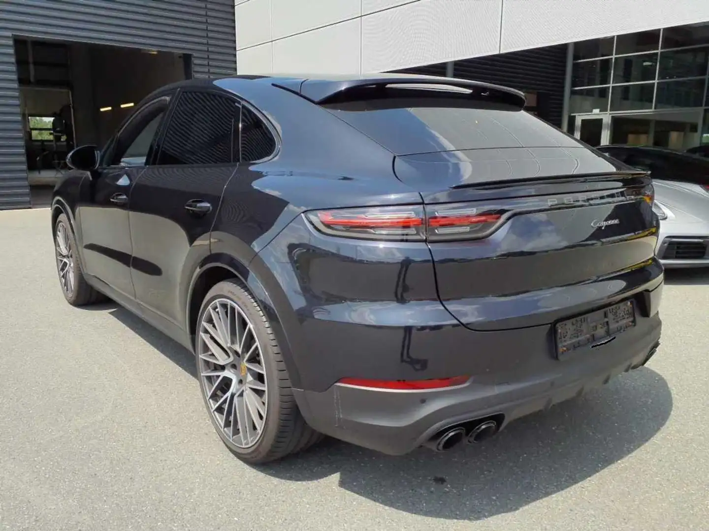 Porsche Cayenne Coupe Platinum Edition  *Schwarz/Rot*22z Schwarz - 2