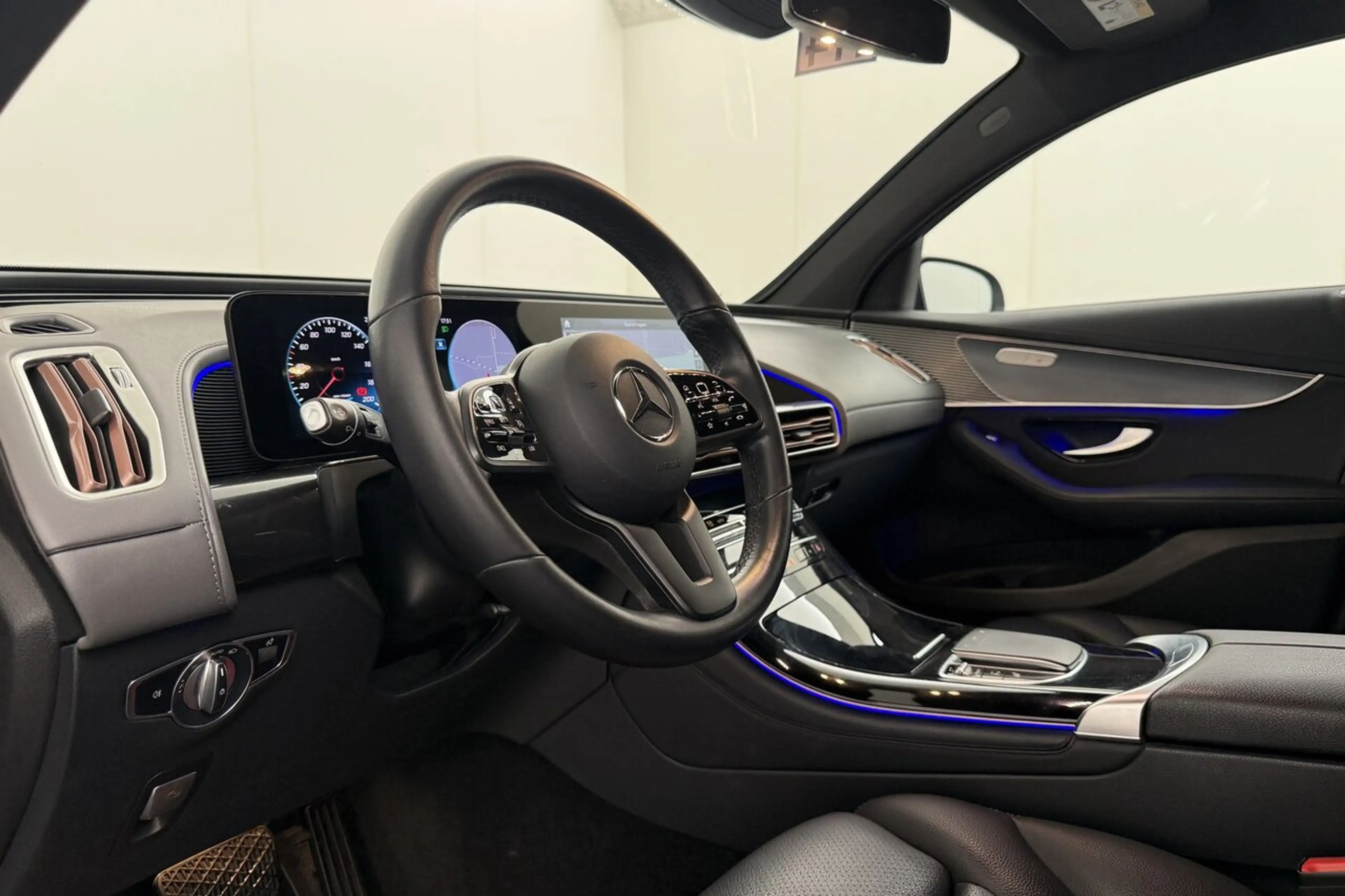 Mercedes-Benz EQC 400 SOH 90% - KEYLESS - CAMERA - DODE HOEK - CARPLAY — photo 14