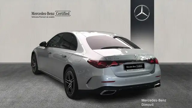Mercedes-Benz E-Class view 4