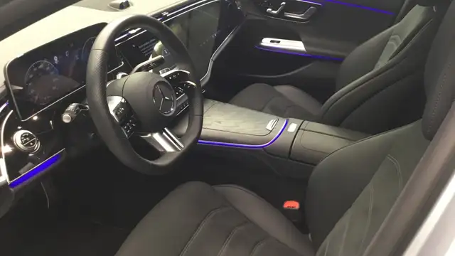 Mercedes-Benz E-Class view 6