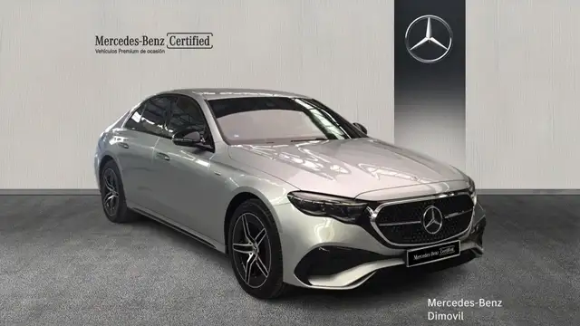 Mercedes-Benz E-Class view 3