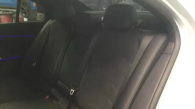 Mercedes-Benz E-Class view 11