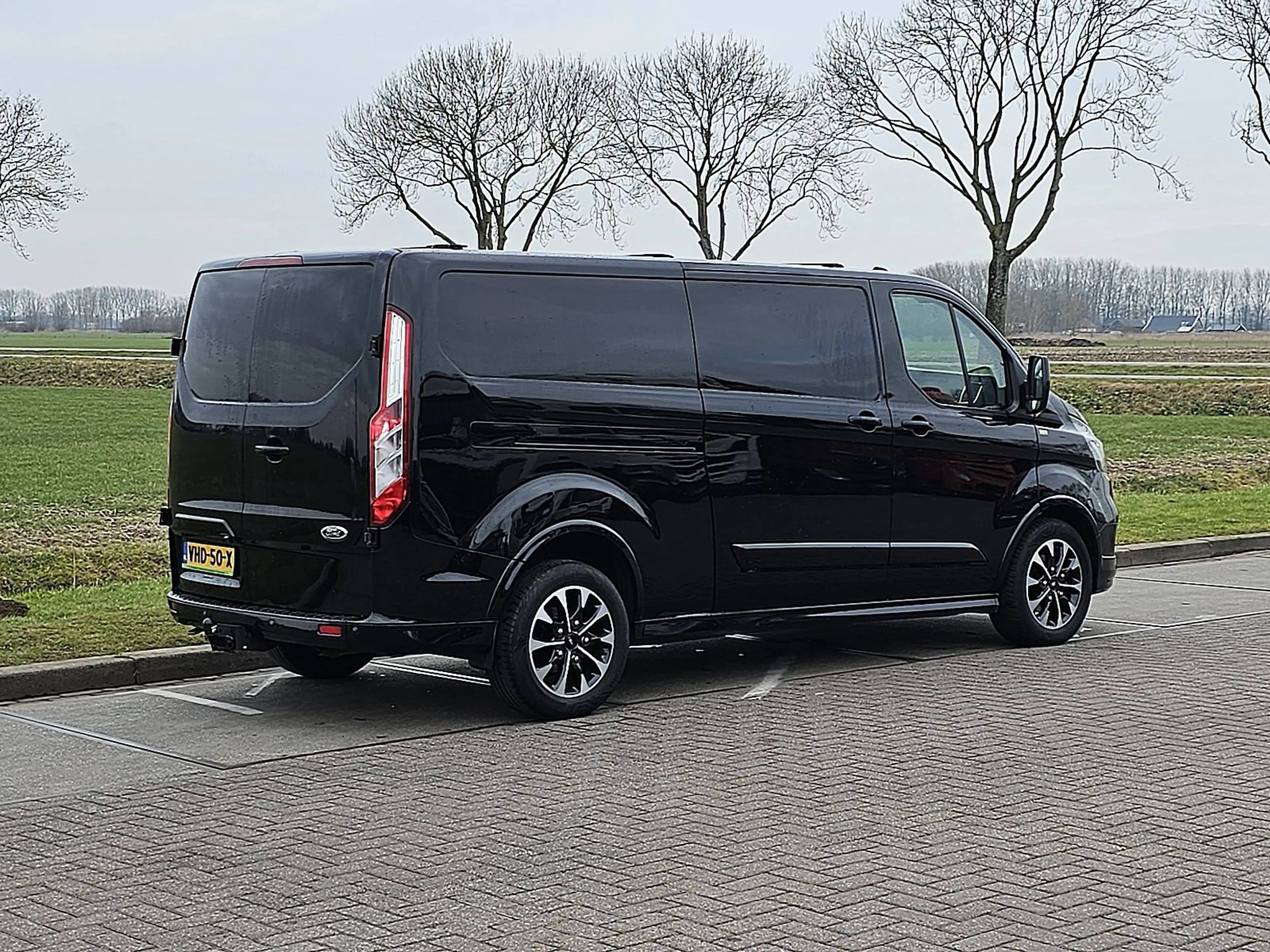 Ford Transit Custom 2.0 L2H1 Sport Navi — photo 3