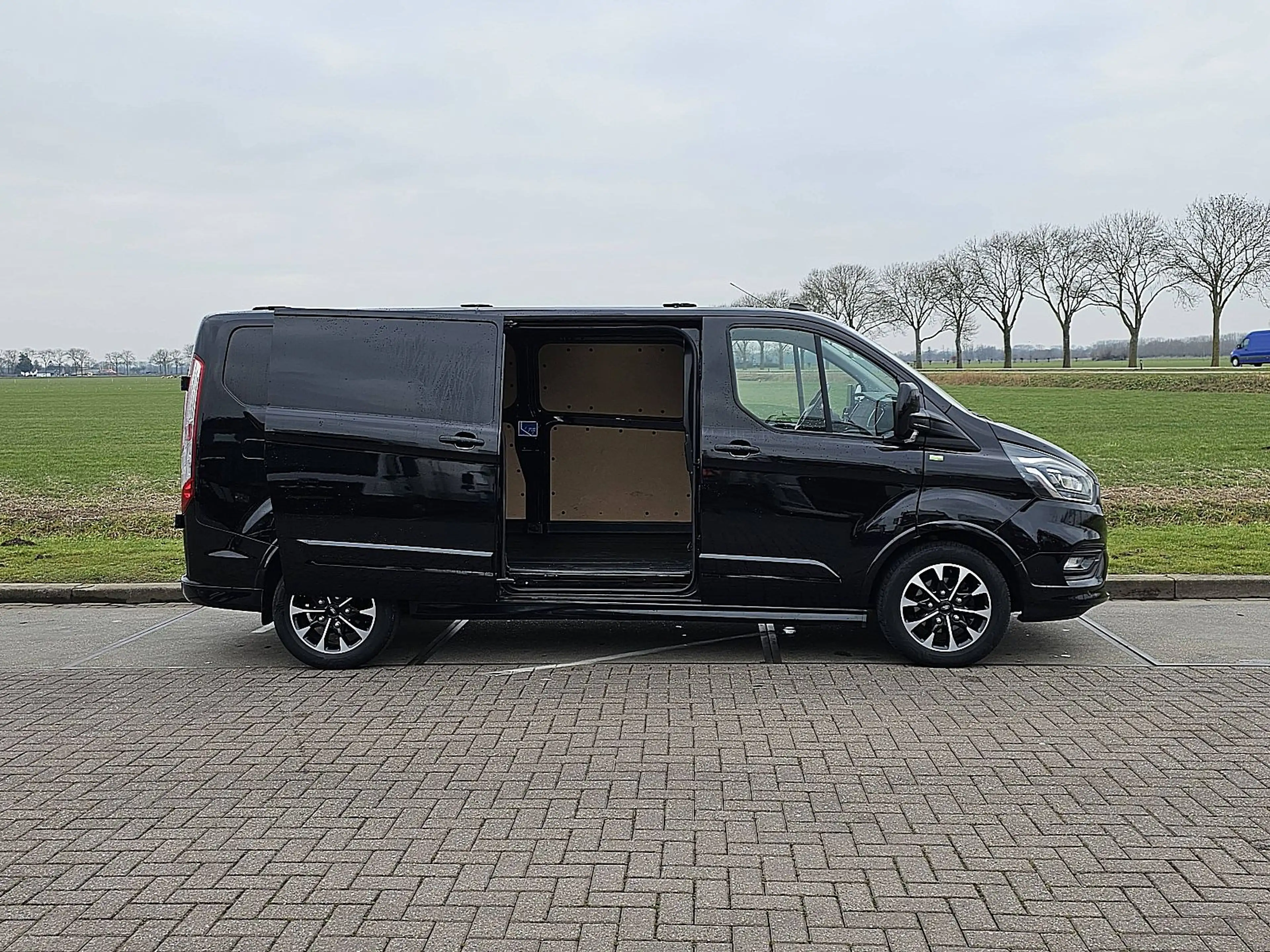 Ford Transit Custom 2.0 L2H1 Sport Navi — photo 13