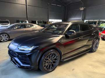 URUS BIG CARBON/4-SEAT/BLACK MAGNO/PANO/ANIMA