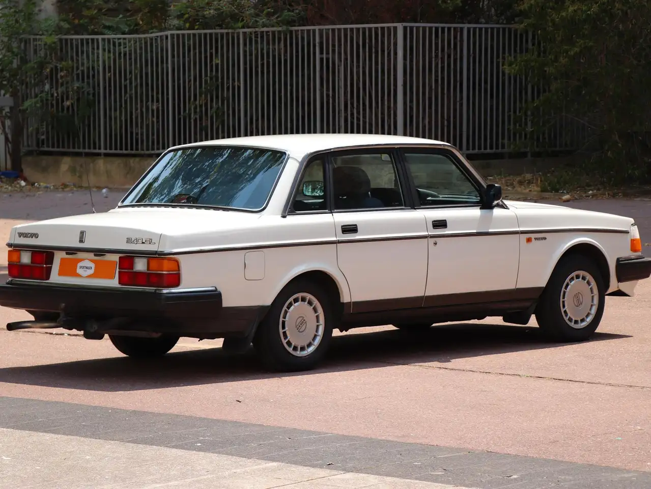 Volvo 240 GL, foto 3