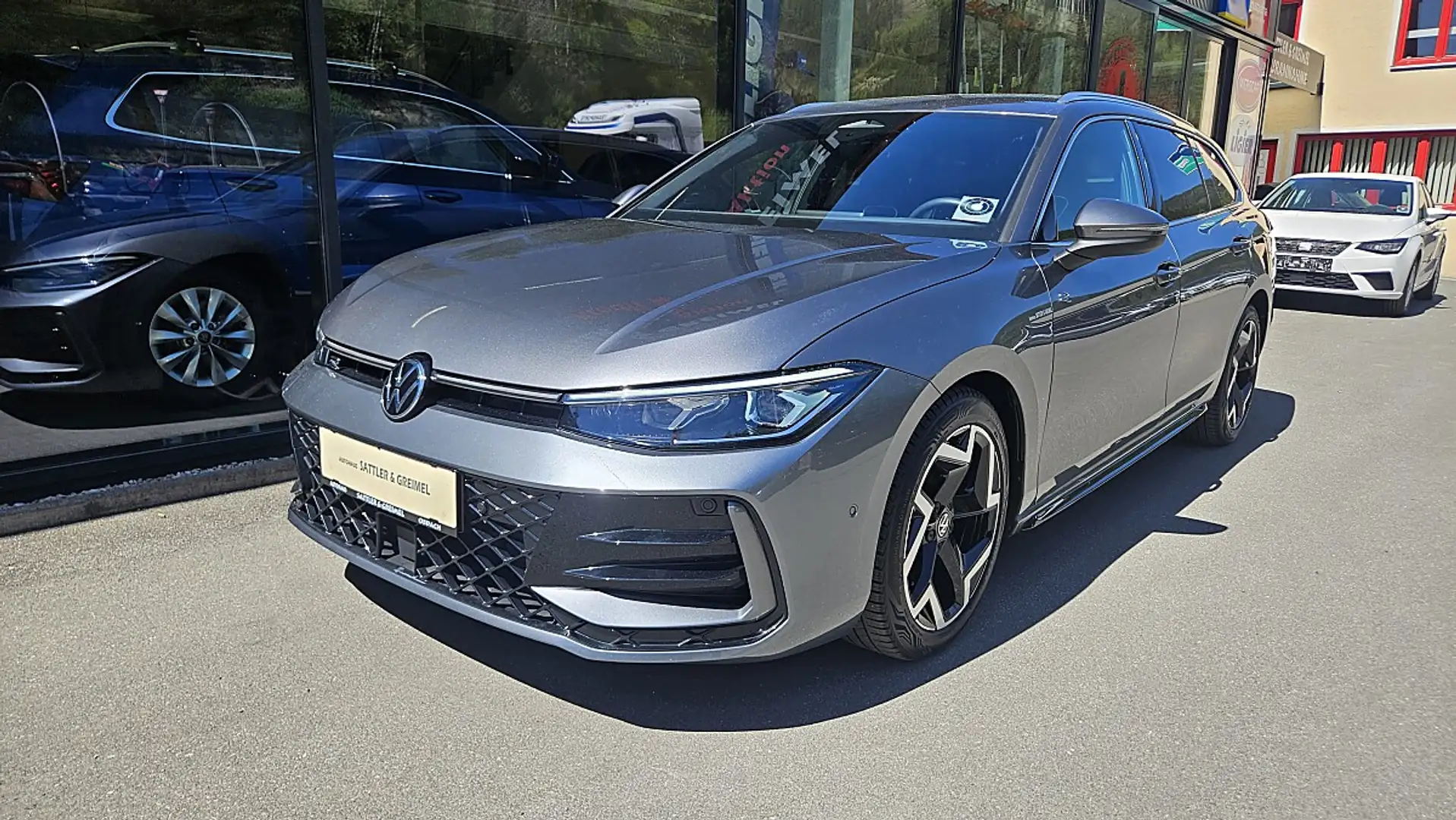 Volkswagen Passat Variant 2.0 TDI SCR R-Line DSG Grau - 1