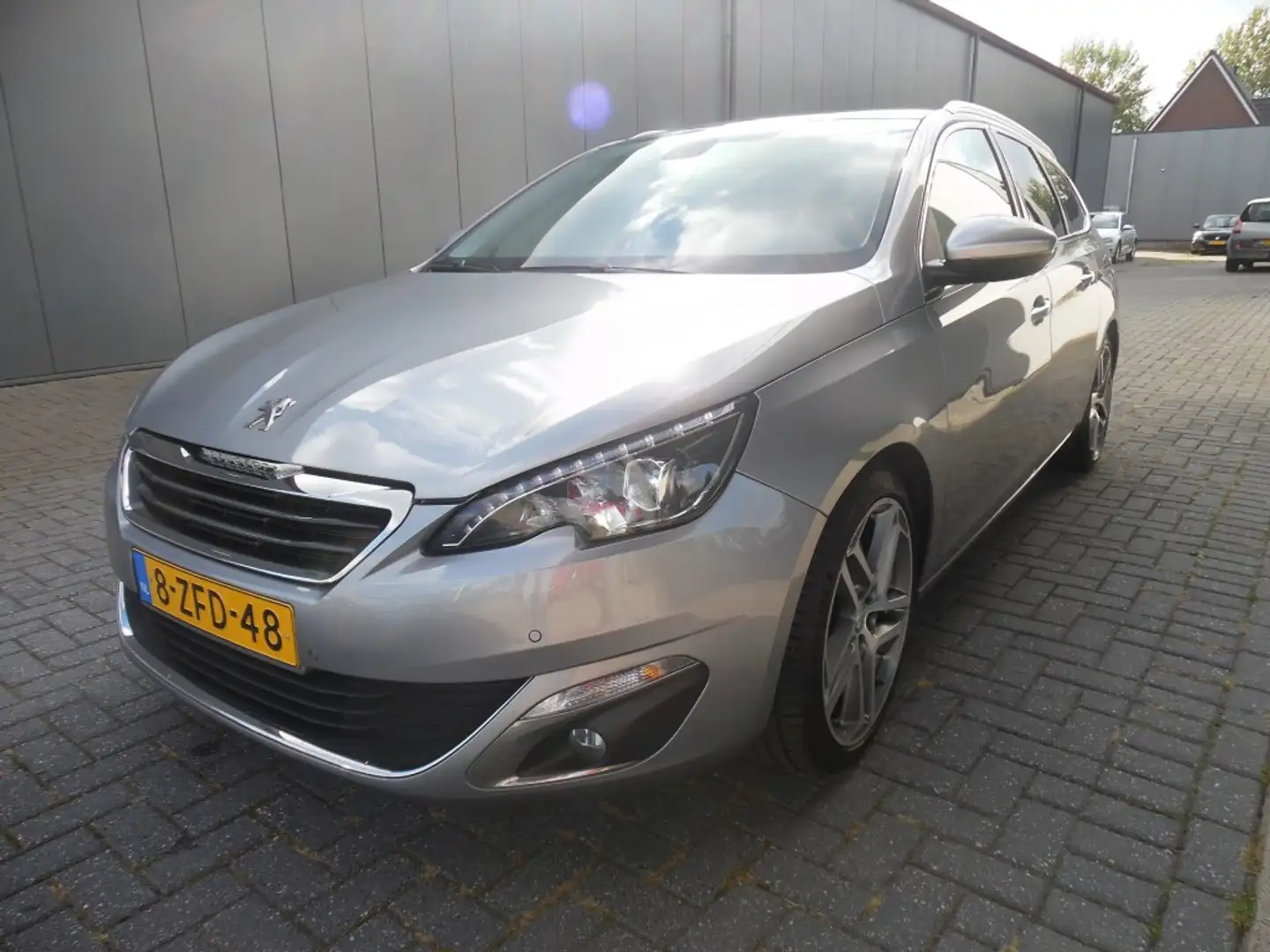 Peugeot 308 1.6 THP ALLURE Grijs - 1