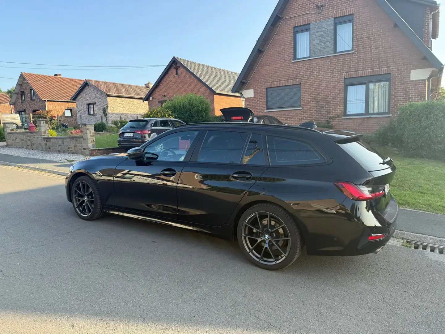 BMW 318 318d Touring Aut. Sport Line - 1