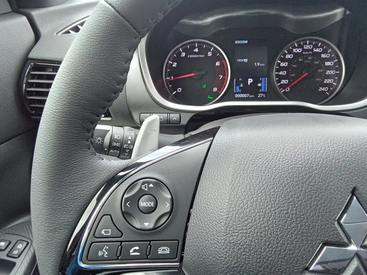 Mitsubishi Eclipse Cross снимка Mitsubishi Eclipse Cross