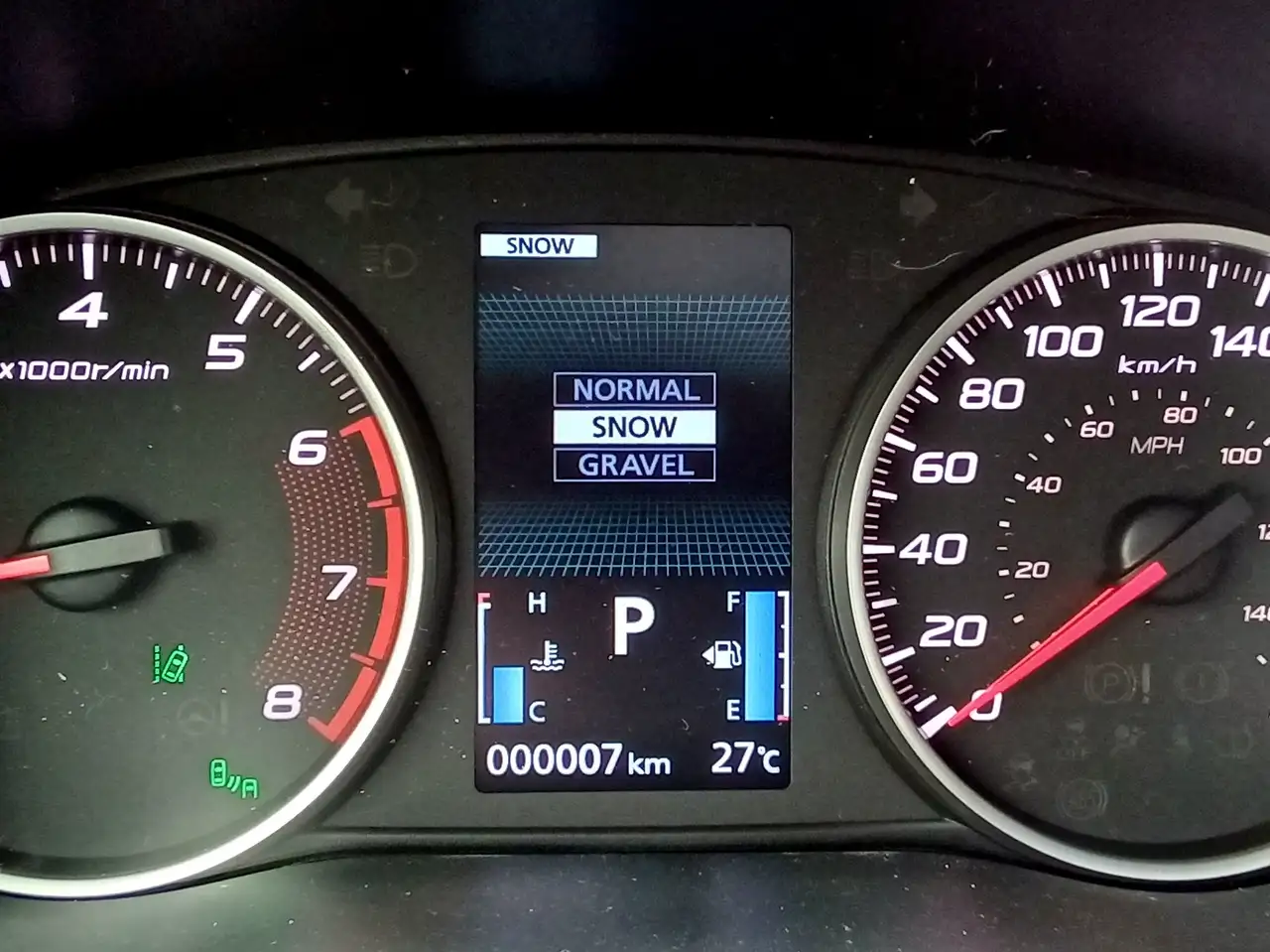 Mitsubishi Eclipse Cross снимка Mitsubishi Eclipse Cross