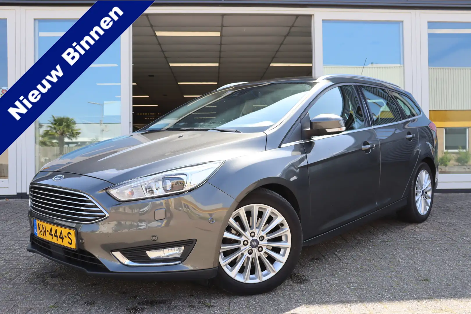 Ford Focus Wagon 1.5 Titanium, Automaat, Cruise Control, Andr Gris - 1
