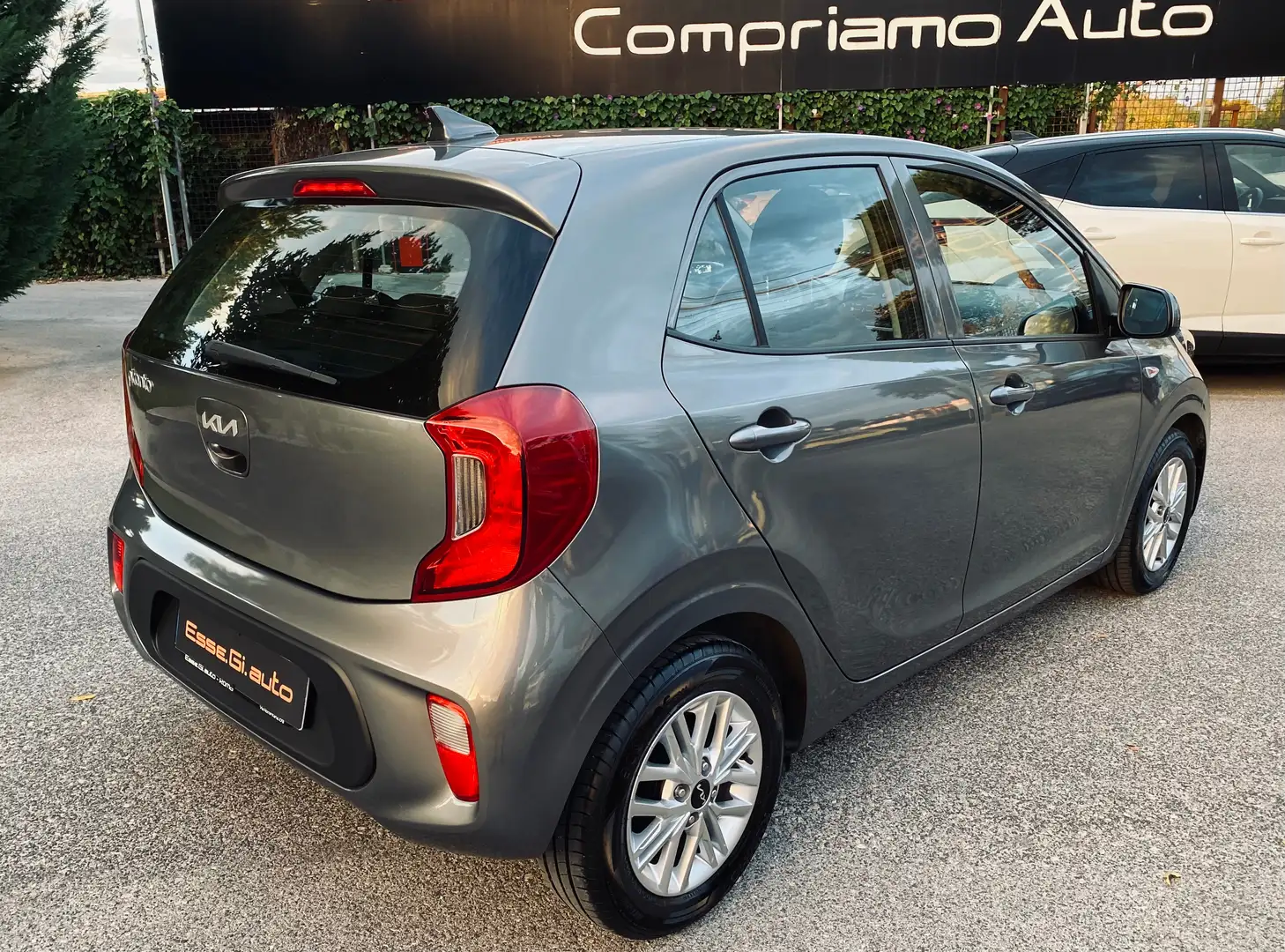 Kia Picanto Urban **POSS.PACK MEDIA** VED.NOTE Gris - 2