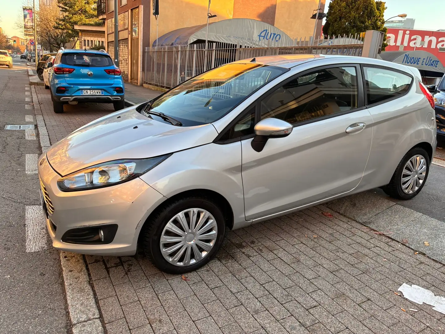 Ford Fiesta Fiesta 1.0 BENZINA 80cv OK PER NEOPATENTATI Gris - 1