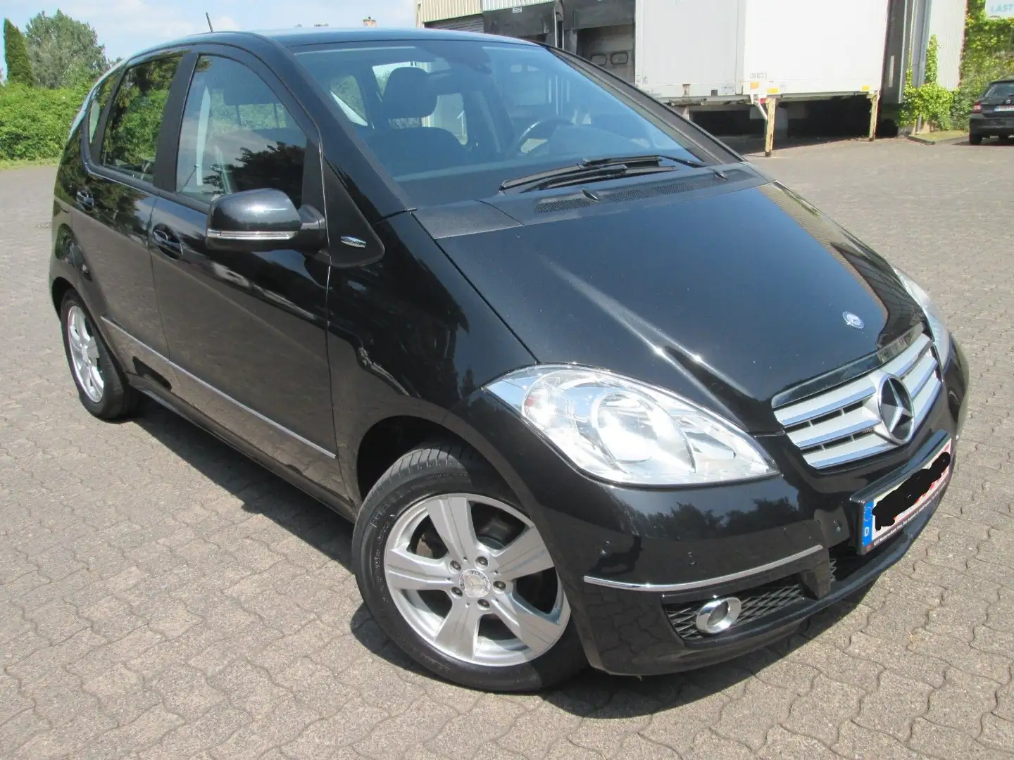Mercedes-Benz A 180 AVANTGARDE ,Automatik,AHK,PDC ,Scheckheft Schwarz - 2