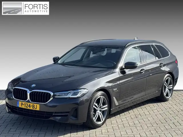 BMW 520 5-serie Touring 520e Business Edition Plus NL-AUTO