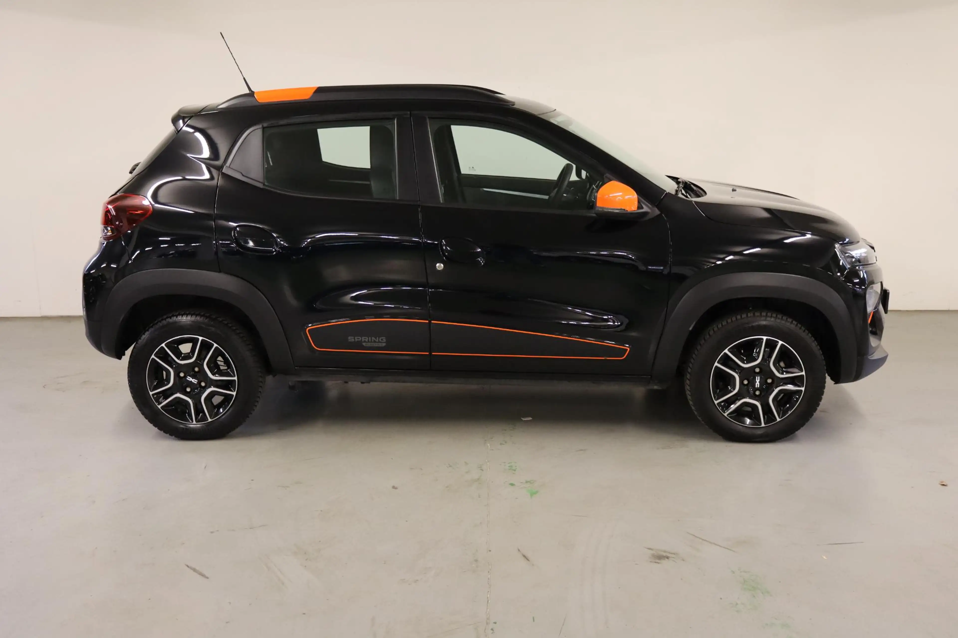 Dacia Spring Expression 27 kWh | MediaNav Multimedia & Navigati — photo 7