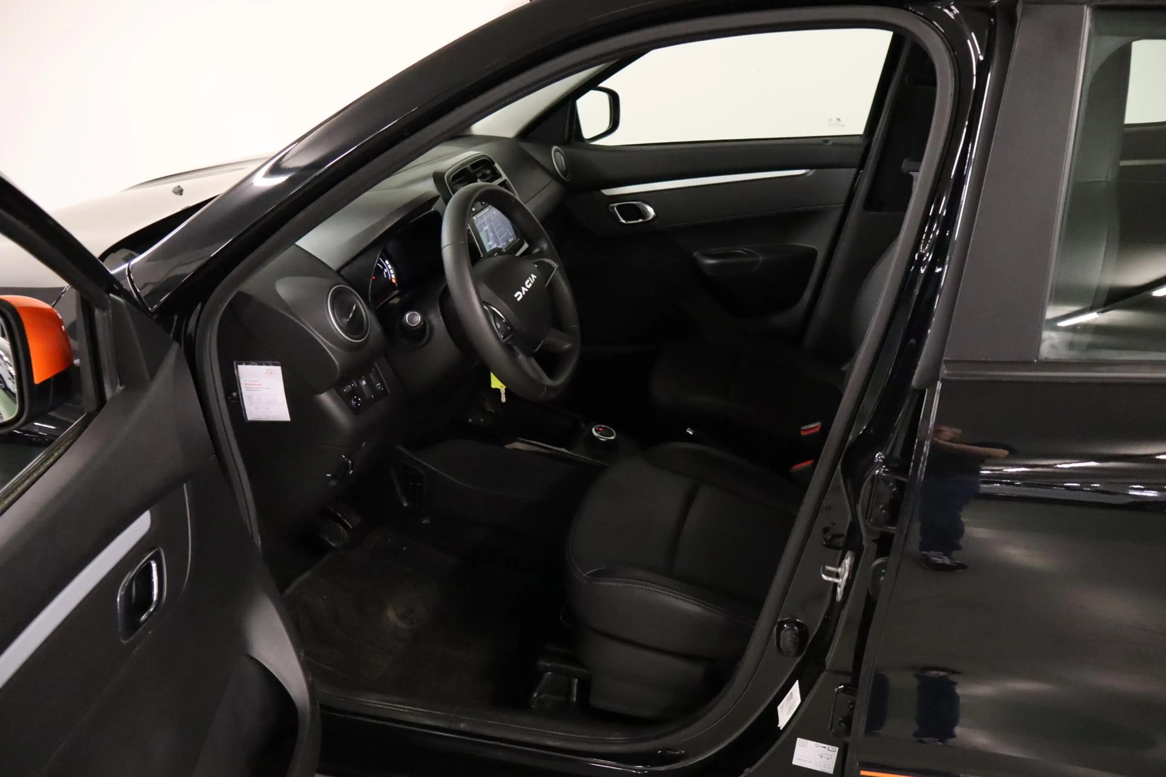 Dacia Spring Expression 27 kWh | MediaNav Multimedia & Navigati — photo 13