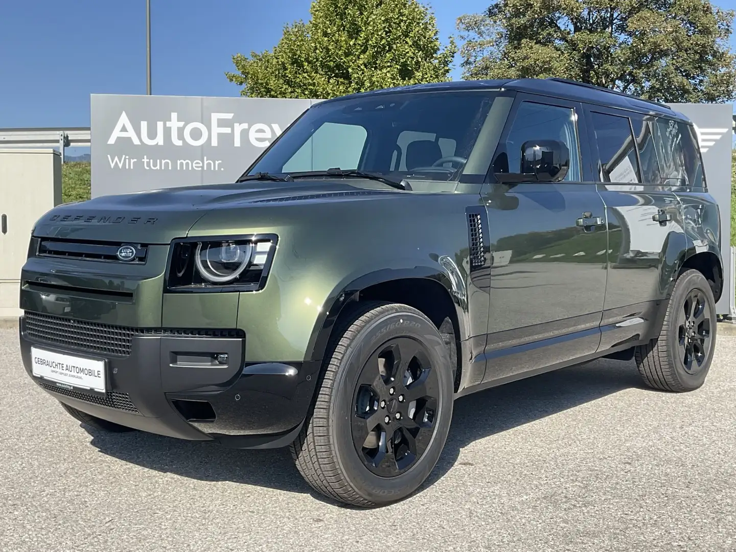 Land Rover Defender 110 P300e PHEV AWD X-Dynamic SE Grün - 1