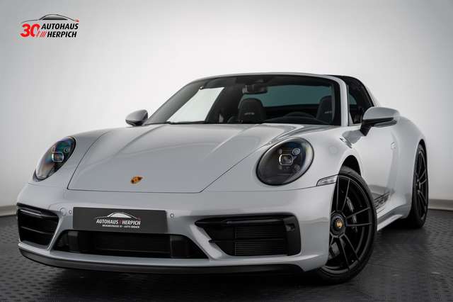 Imagine Porsche 992 Targa 4 GTS Eisgrau Hinterachslenkung BOSE