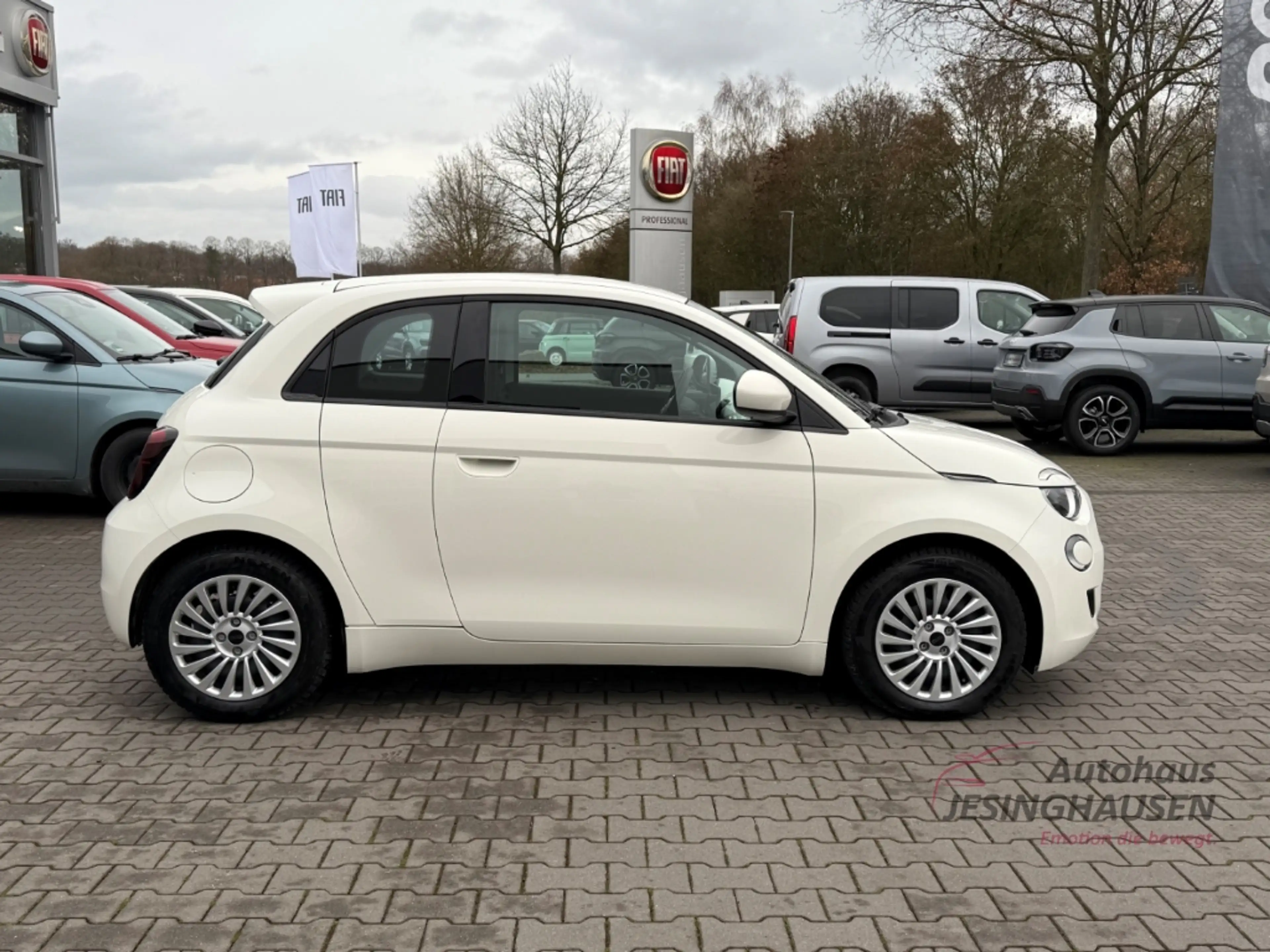 Fiat 500e 3+1 ZUSATZTÜR +Klimaaut.+Keyless+Tempomat+Schilder — photo 4