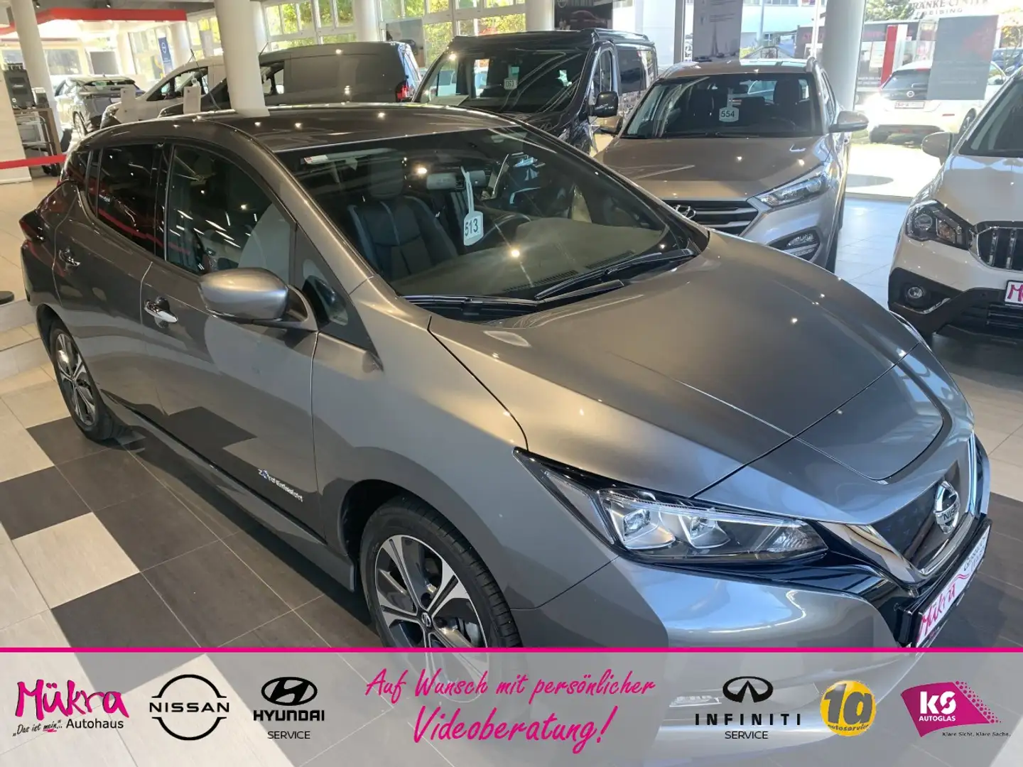 Nissan Leaf tekna 62kWh 8-fach Alu Bose Leder LED Klima Navi Ezüst - 2