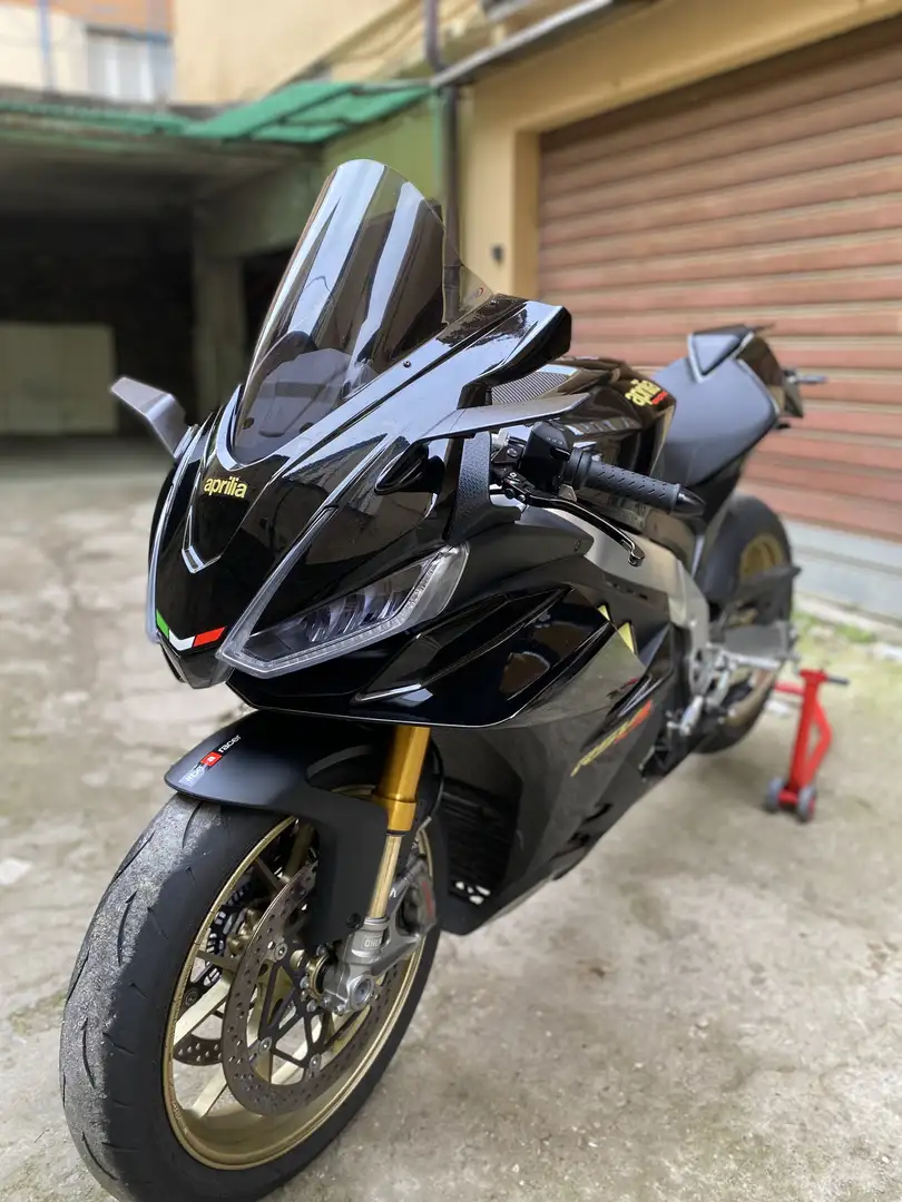Aprilia RSV4 Factory - 2