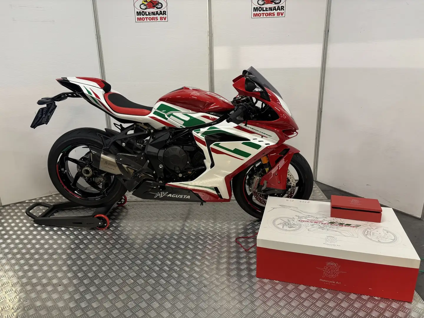 MV Agusta F3 RC Zwart - 1