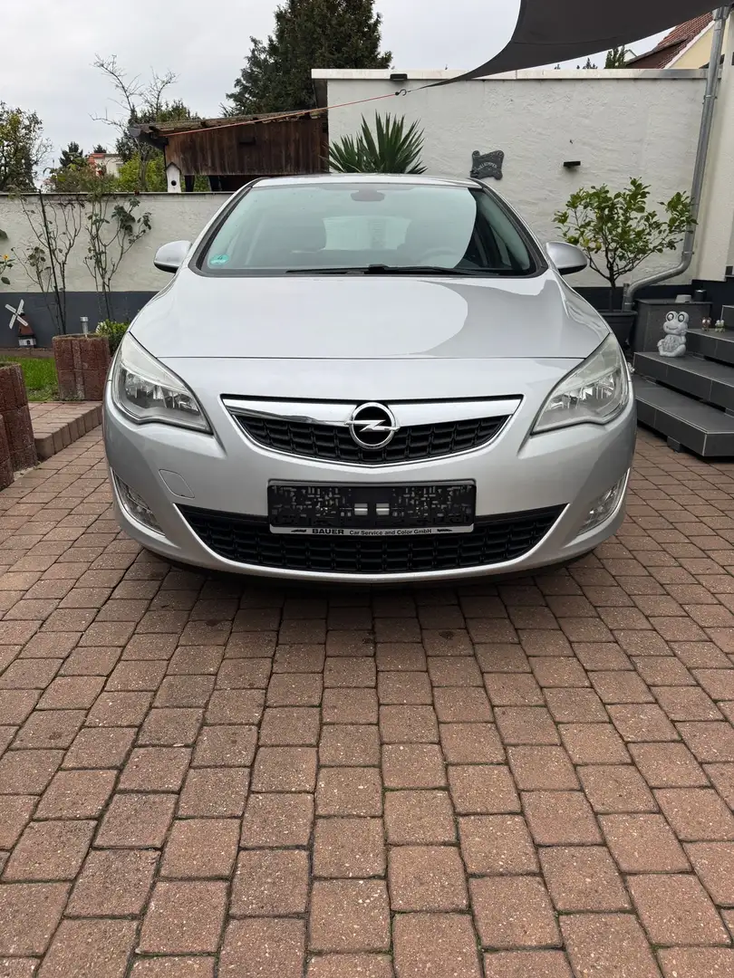 Opel Astra 1.4  Tüv/Neu Oct.2027 Silber - 1