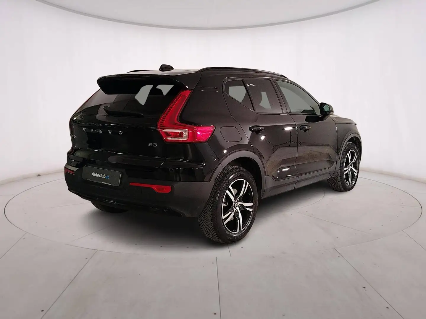 Volvo XC40 2.0 b3 Plus Dark Noir - 2
