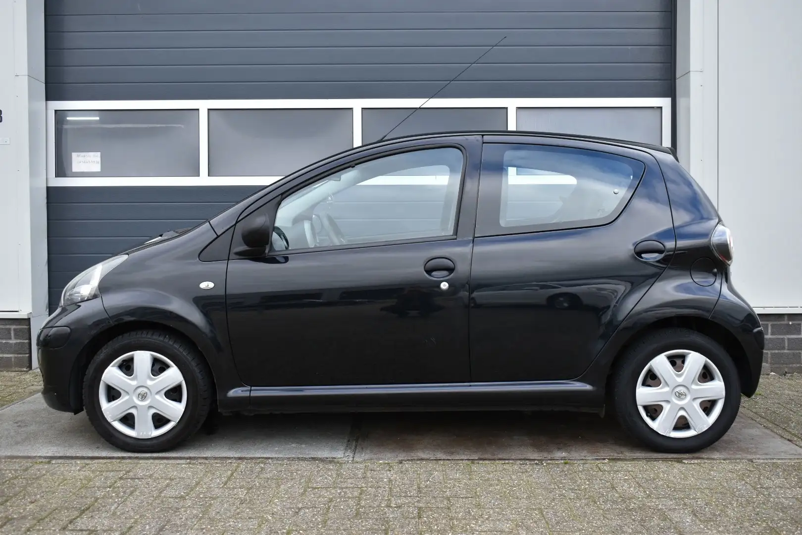 Toyota Aygo 1.0-12V Access Zwart - 2