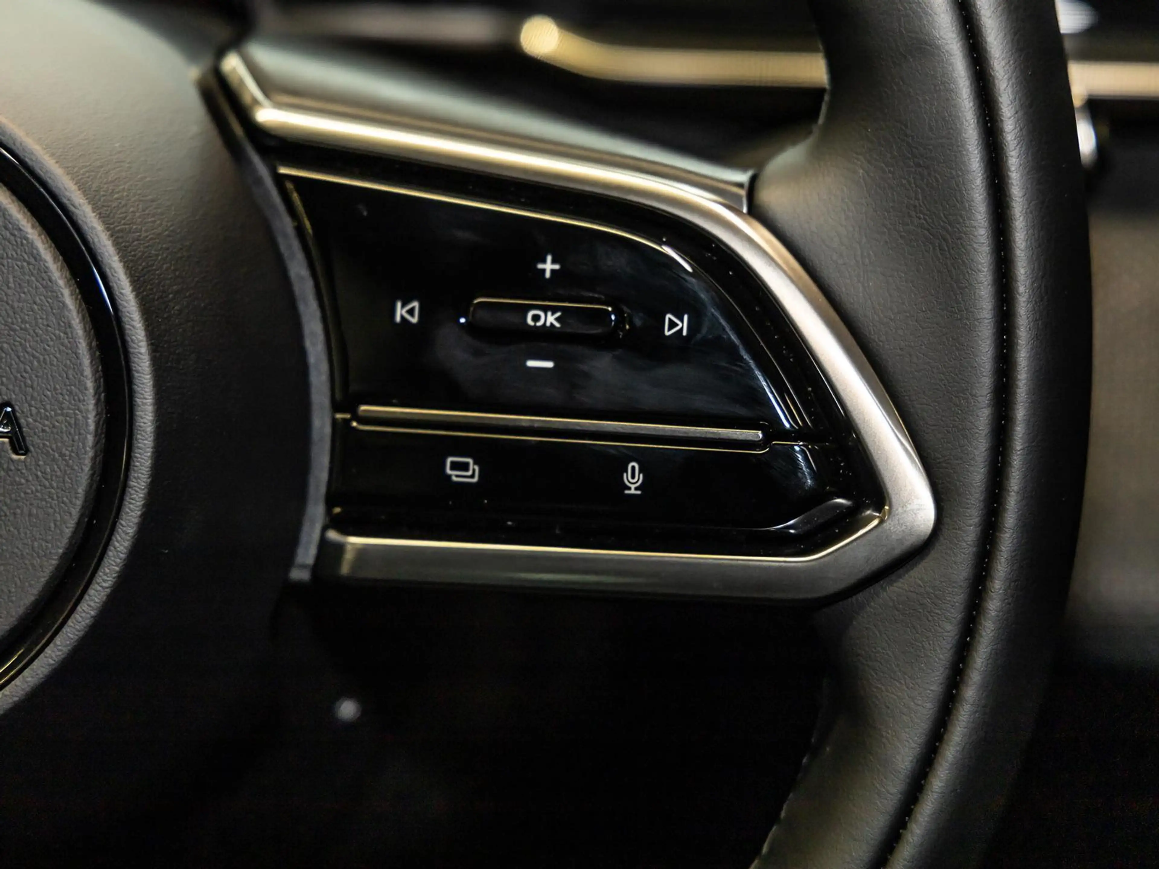 Mazda CX-6e 5WGN EV 258ps 1AT RWD Takumi NAVI SHZ BT — photo 12