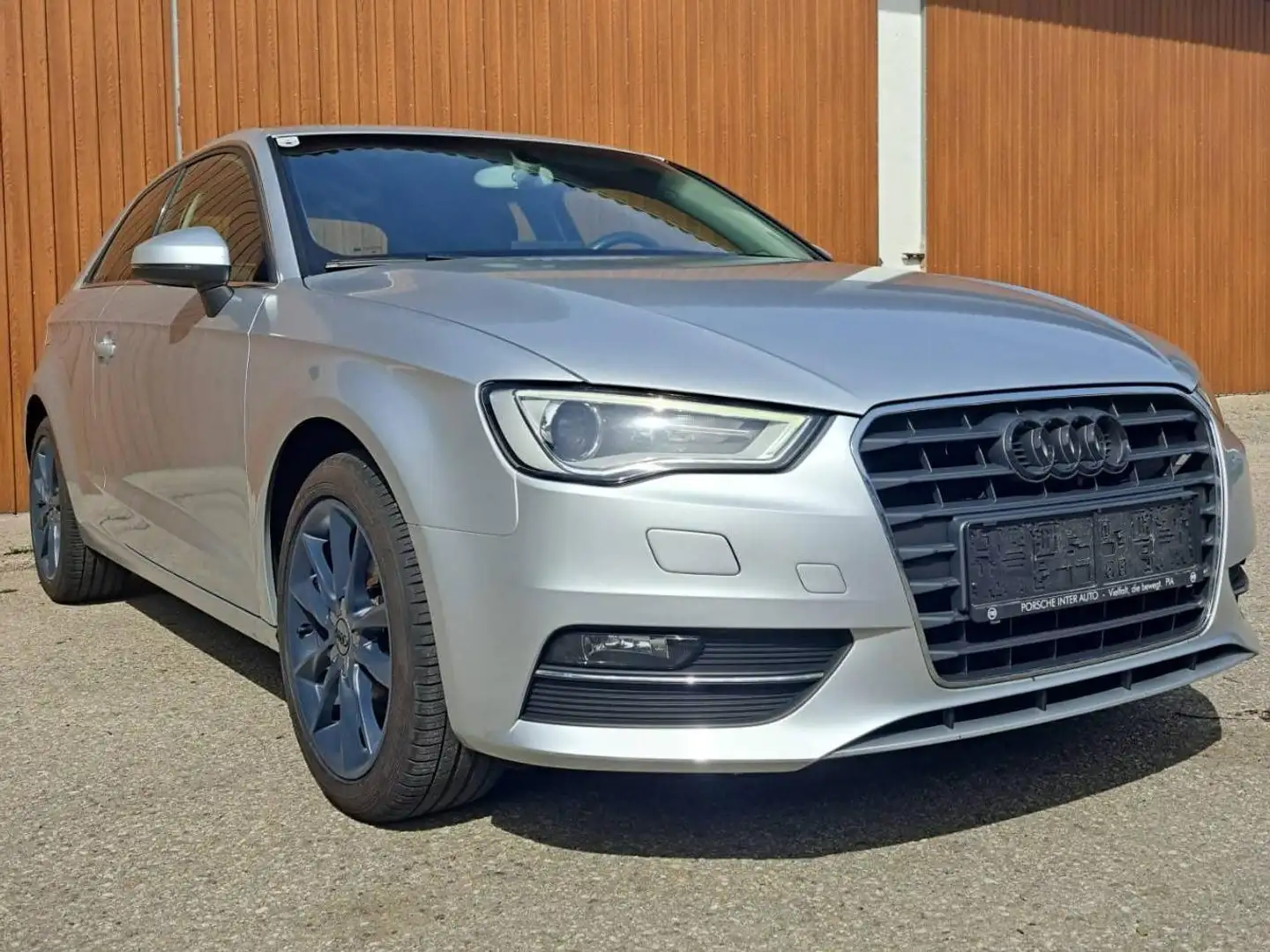 Audi A3 A3 1,4 TFSI Attraction Attraction Silber - 2
